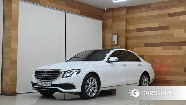 Mercedes-Benz E-Class W213 2020 Белый из Кореи