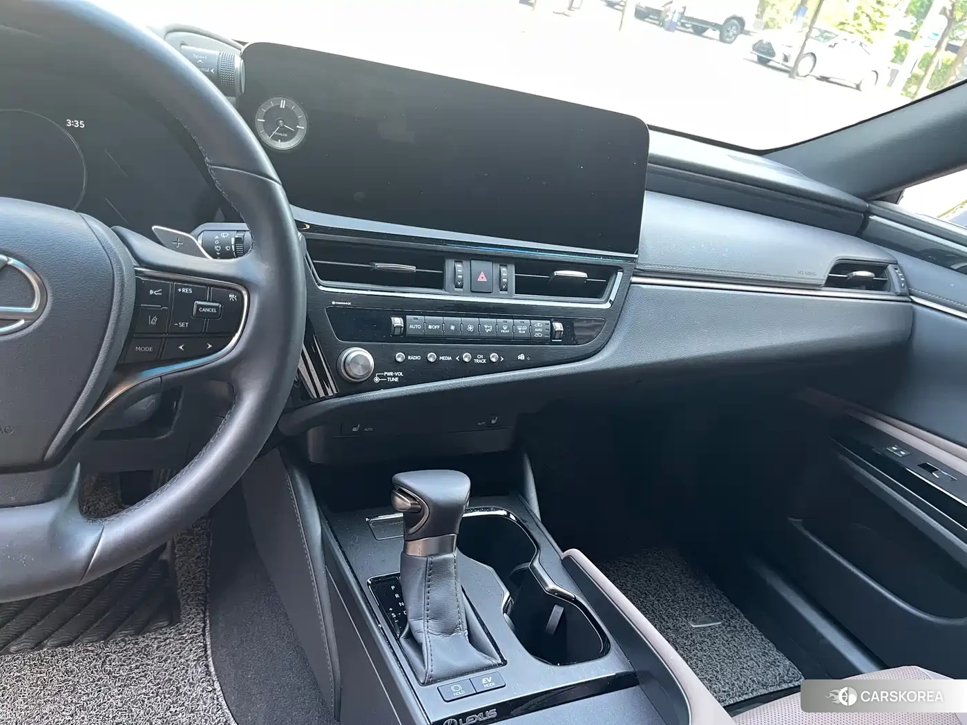 Lexus ES 2024 Silver/gray из Китая