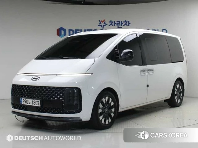 Hyundai Staria 2021 Белый из Кореи