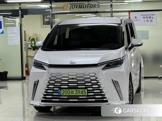 Lexus LM Second Generation 2025 Белый из Кореи
