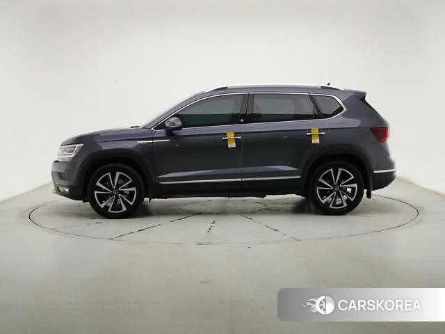 Volkswagen Tharu 2021 Темно-серый из Китая