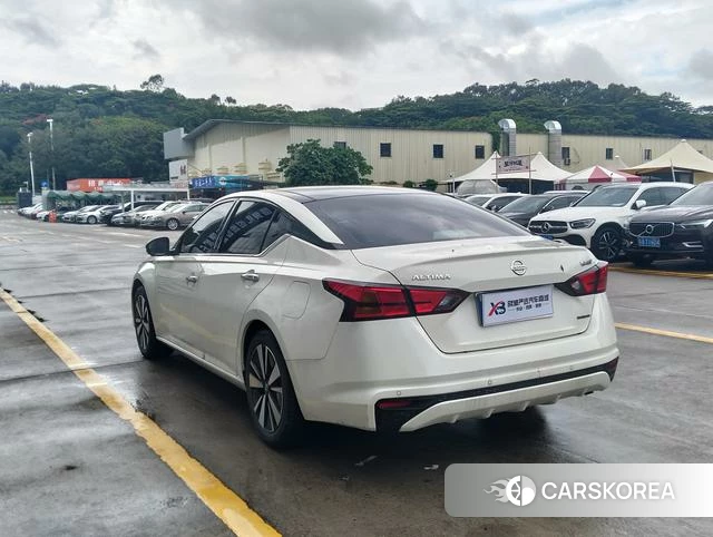 Nissan Altima 2022 Белый из Китая