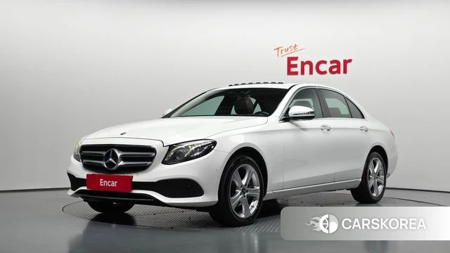 Mercedes-Benz E-Class W213 2018 Белый из Кореи