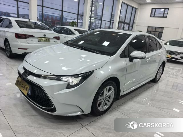 Toyota Levin 2021 Белый из Китая