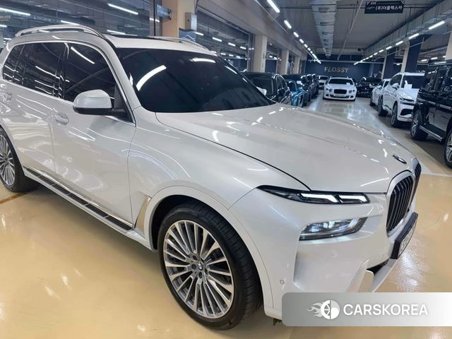 BMW X7 (G07) 2025 Белый из Кореи