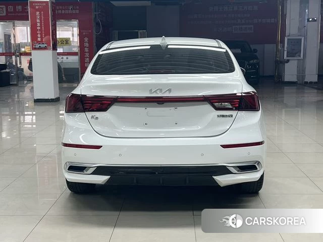Kia K3 2022 Белый из Китая