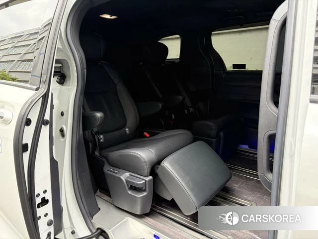 Toyota Sienna 2023 Белый из Китая