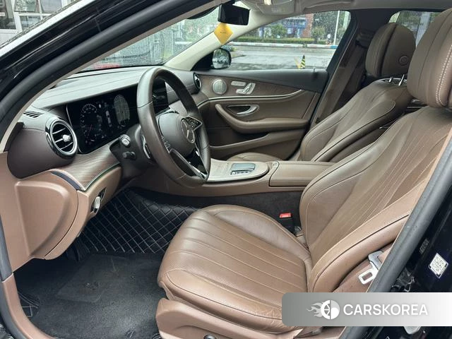 Mercedes-Benz E-Class 2021 Черный из Китая