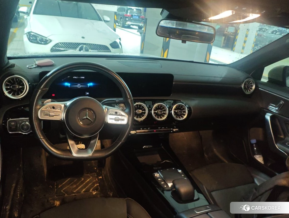 Mercedes-Benz A-Class 2021 Белый из Китая