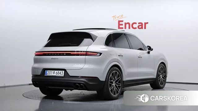 Porsche Cayenne (PO536) 2023 Серебристо-серый из Кореи