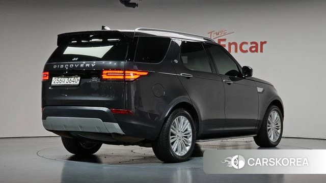 Land Rover Discovery 5 2019 Серый из Кореи