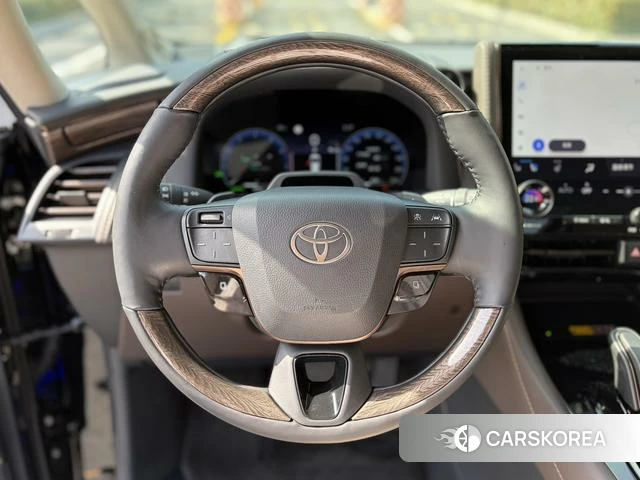 Toyota Alphard 2025 Черный из Китая