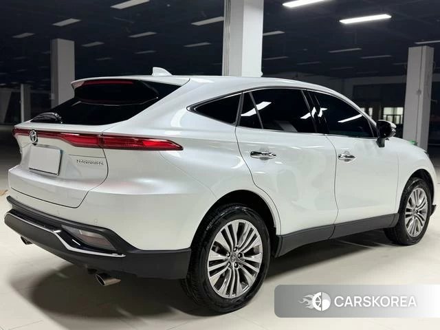 Toyota Harrier 2021 Белый из Китая
