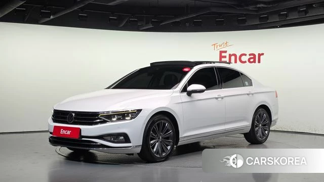 Volkswagen Passat GT (B8) 2021 Белый из Кореи