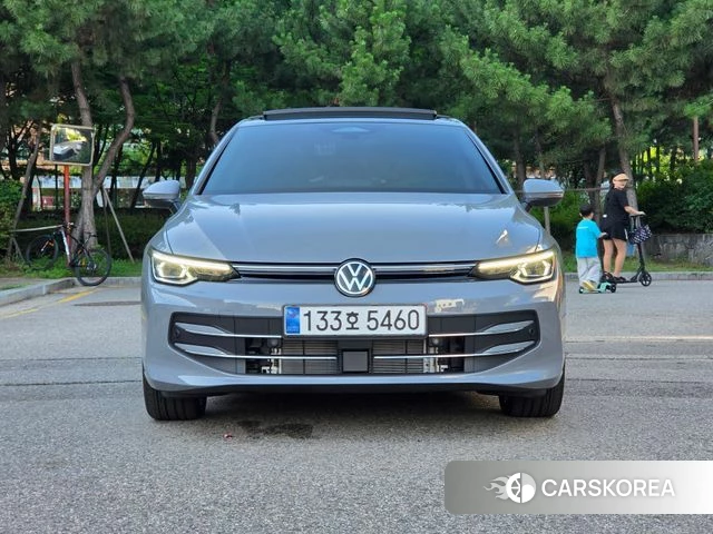 Volkswagen Golf 8th Generation 2026 Серебристо-серый из Кореи