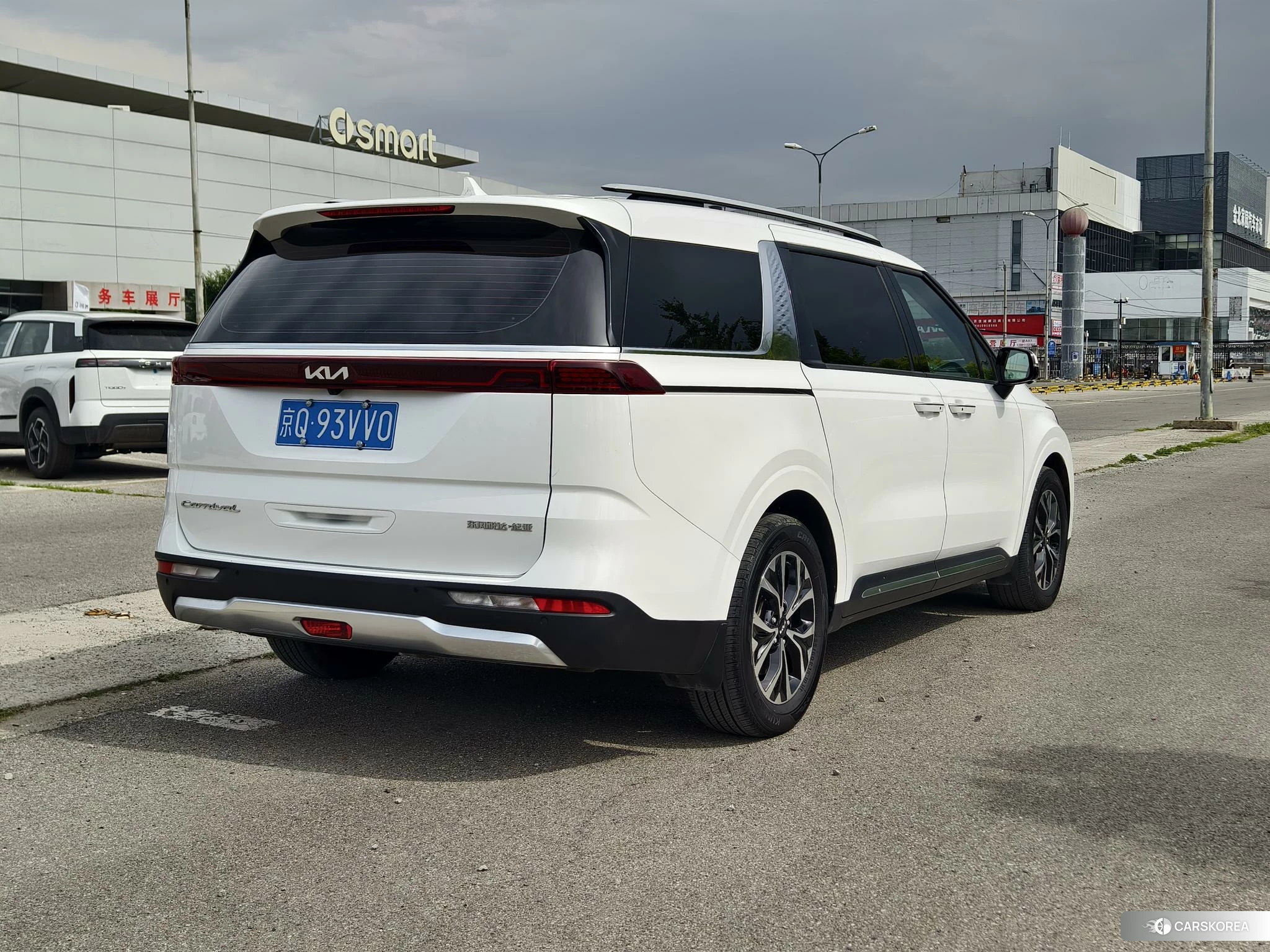 Kia Carnival 2021 Белый из Китая