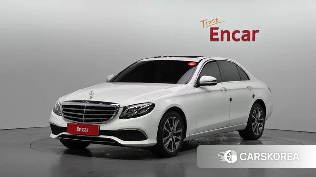Mercedes-Benz E-Class W213 2018 Белый из Кореи