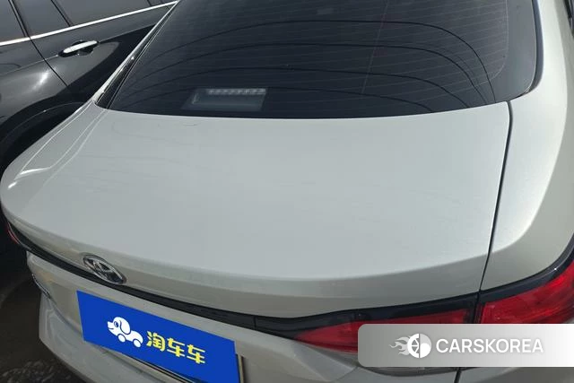 Toyota Levin 2021 Белый из Китая