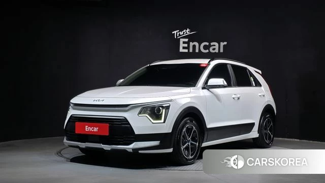 Kia Di Ol Nu Niro 2023 Белый из Кореи