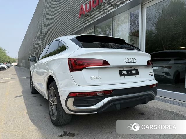 Audi Q5L 2022 Белый из Китая
