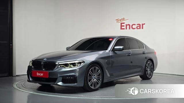 BMW 5 Series (G30) 2019 Серебристо-серый из Кореи