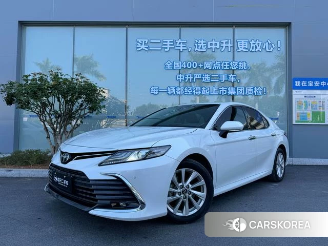 Toyota Camry 2021 Белый из Китая