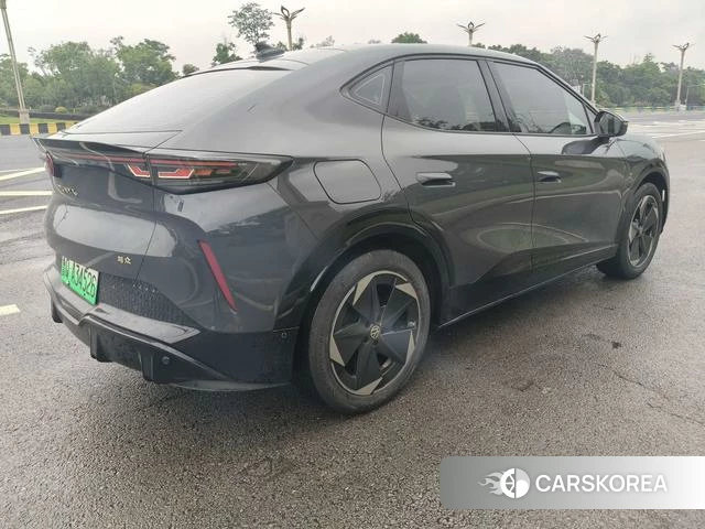Volkswagen ID. UNYX 2025 Черный из Китая