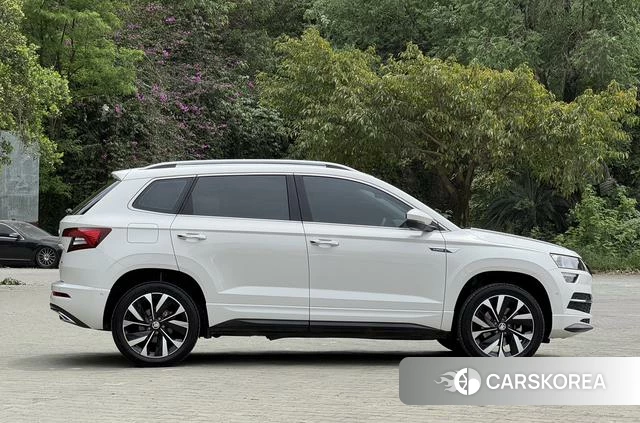 Skoda Karoq 2022 Белый из Китая
