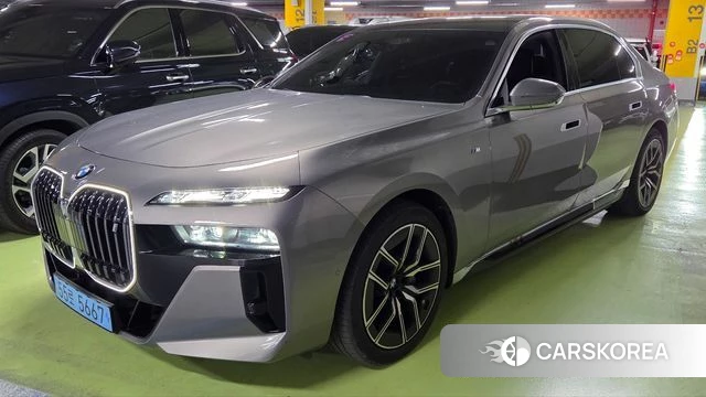BMW i7 (G70) 2023 Песочный из Кореи