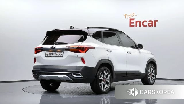 Kia Seltos 2020 Белый из Кореи