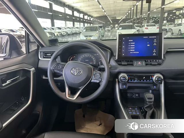 Toyota RAV4 2021 Белый из Китая