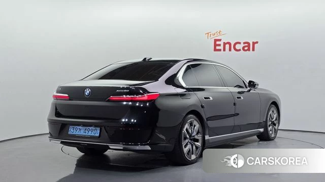 BMW i7 (G70) 2023 Черный из Кореи