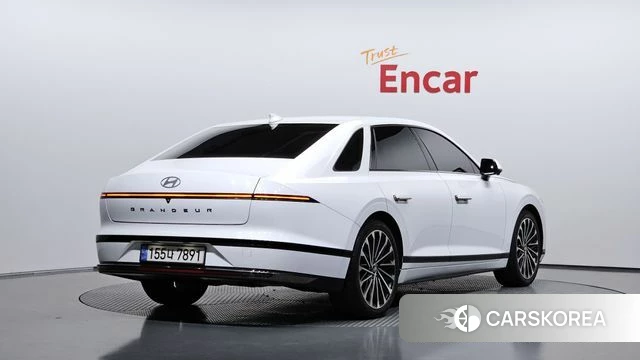 Hyundai Grandeur Hybrid (GN7) 2024 Белый из Кореи
