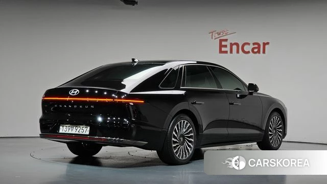 Hyundai Grandeur Hybrid (GN7) 2023 Черный из Кореи