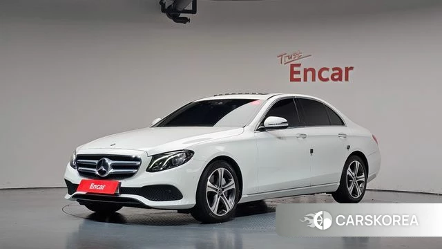 Mercedes-Benz E-Class W213 2018 Белый из Кореи