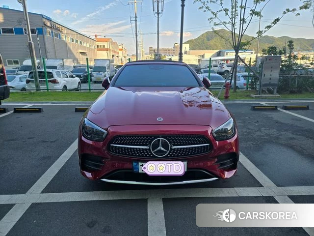 Mercedes-Benz E-Class W213 2023 Красный из Кореи