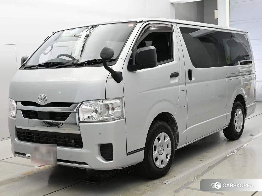 Toyota HiAce Van 2023 из Японии