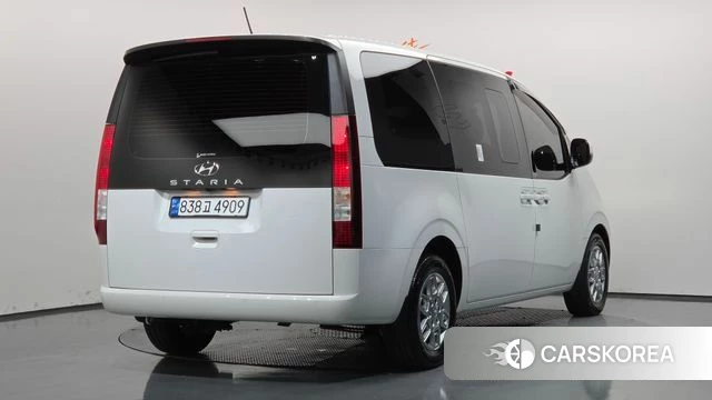 Hyundai Staria 2023 Белый из Кореи