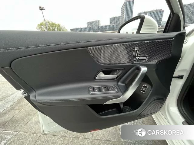 Mercedes-Benz A-Class 2022 Белый из Китая