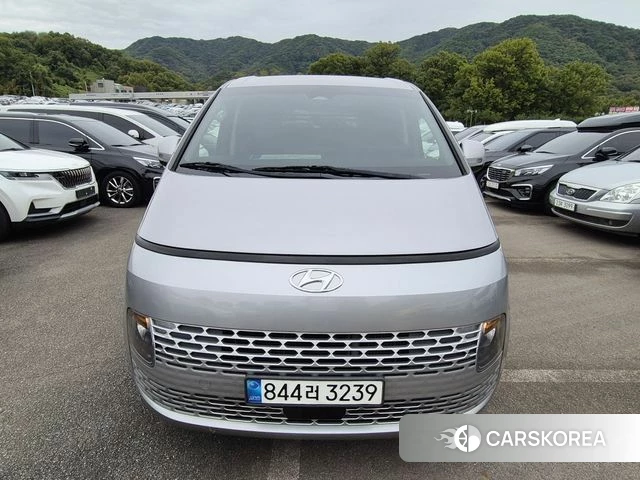 Hyundai Staria 2022 Серебристо-серый из Кореи