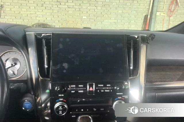 Toyota Alphard 2021 Белый из Китая