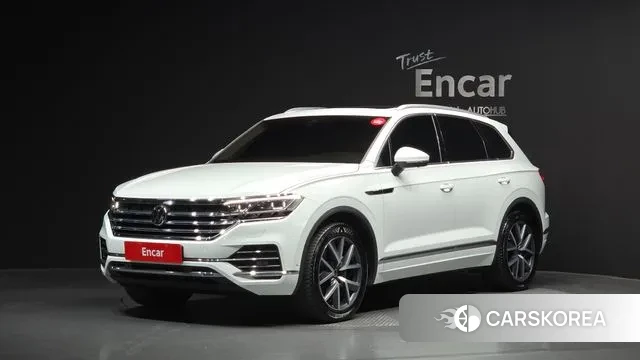 Volkswagen Touareg 3rd generation 2022 Белый из Кореи