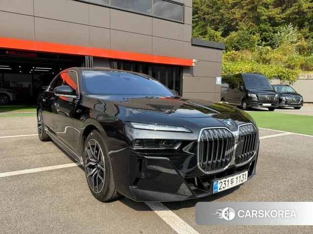 BMW 7 Series (G70) 2025 Черный из Кореи