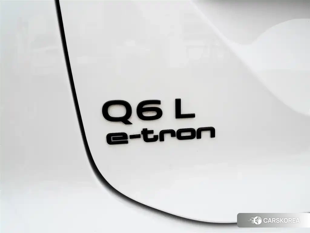 Audi Q6L 2025 Белый из Китая