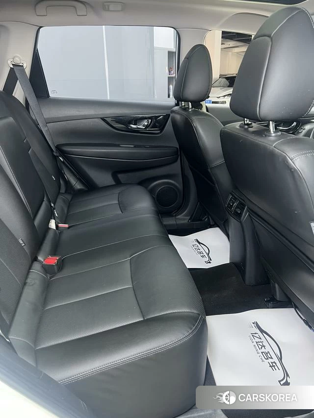 Nissan X-Trail 2022 Белый из Китая