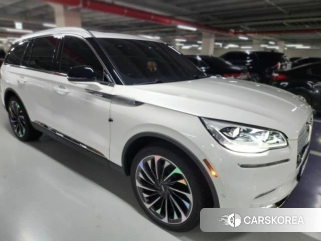 Lincoln Aviator 2nd generation 2022 Белый из Кореи