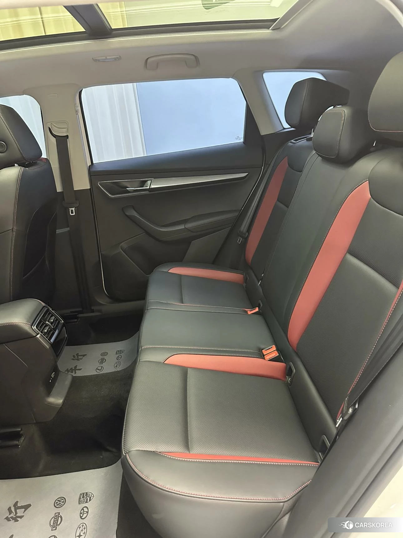 Skoda Karoq 2022 Белый из Китая