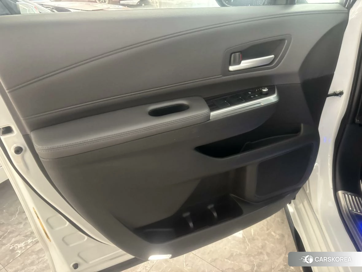 Toyota Sienna 2021 Белый из Китая