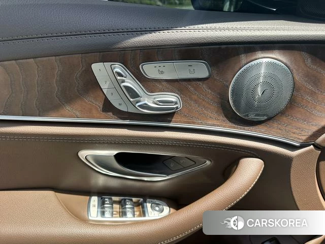 Mercedes-Benz E-Class 2023 Черный из Китая