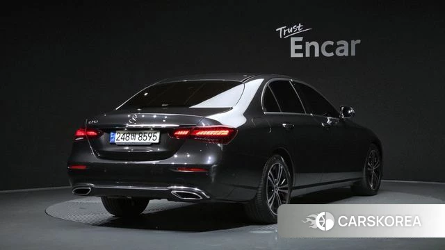 Mercedes-Benz E-Class W213 2022 Серый из Кореи